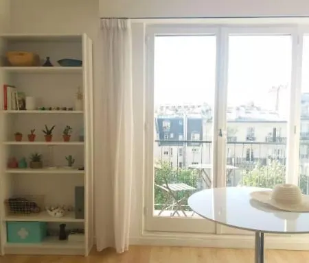 Central Cosy Studio With A View Párizs